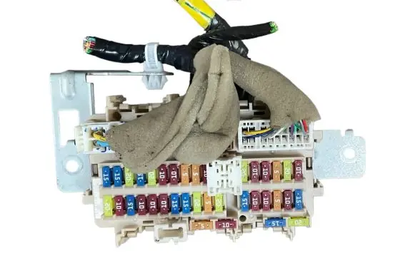 Nissan Qashqai Fuse module 4EB0A C0865