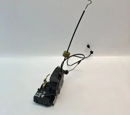 Mercedes-Benz E W211 Front door lock 2117200635 A2117200635