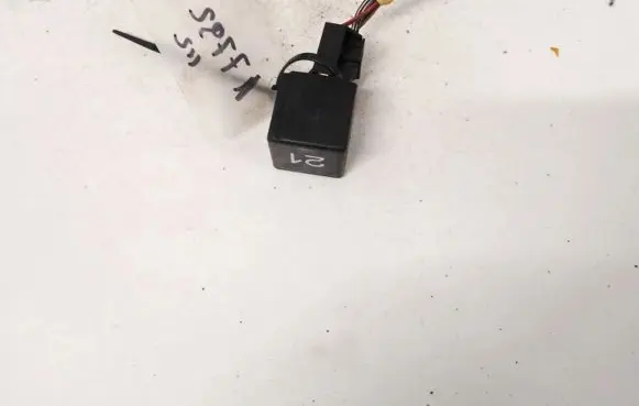 Audi A6 S6 C4 4A Other relay 191953227a 4db003750-64