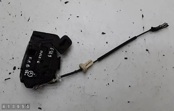 Volkswagen Golf VI Front door lock 5K2837015B