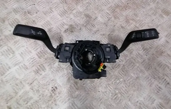 Wiper turn signal indicator stalk/switch