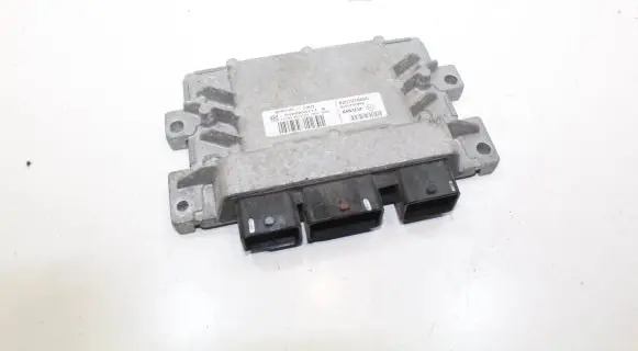 Renault Twingo II Engine control unit/module 8201076690 8200700695