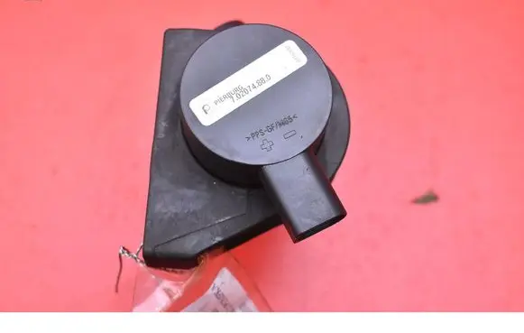 Volkswagen Golf Plus Water pump 702074880