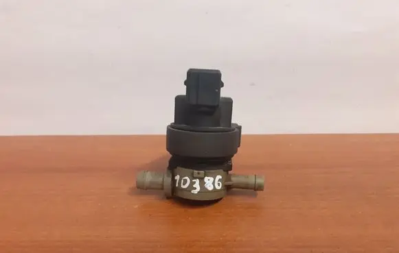 Mercedes-Benz CLK A208 C208 Engine mount vacuum valve 10386 0004701693