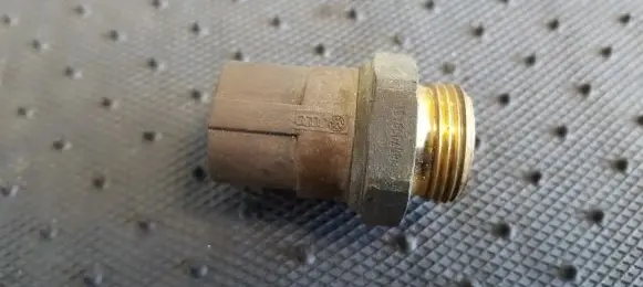 Audi A3 S3 8L Coolant temperature sensor 867959481