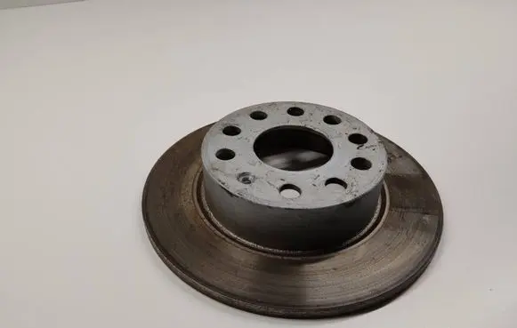 Volkswagen Jetta VI Rear brake disc