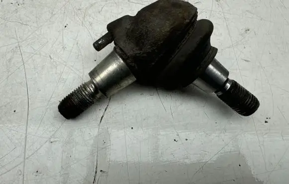 Mercedes-Benz E W212 Front ball joint 221331053
