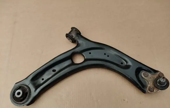 Audi Q3 F3 Front lower control arm/wishbone 3Q0407154D