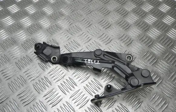 Mitsubishi Lancer VIII Tailgate/trunk/boot hinge T7382