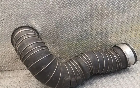 Mercedes-Benz C W203 Intercooler hose/pipe 2035280682
