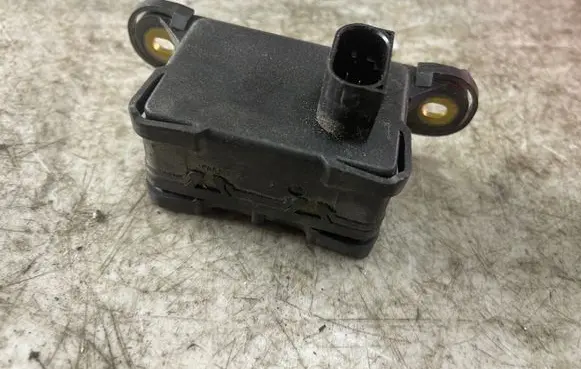 Mitsubishi Grandis ESP acceleration yaw rate sensor 4670a281 4b37k01a8q