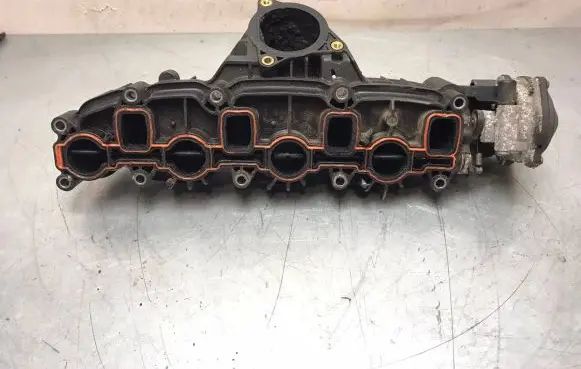 Volkswagen PASSAT B6 Intake manifold 03L129711AG