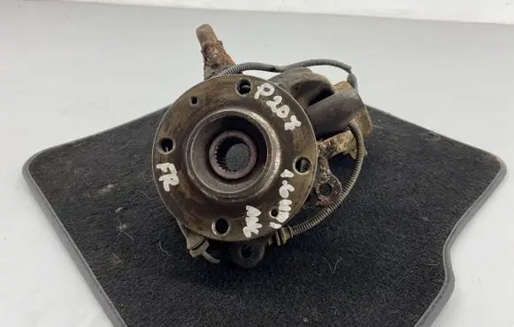 Peugeot 207 Front wheel hub spindle knuckle