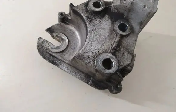 Peugeot Expert Engine mounting bracket 9645030780