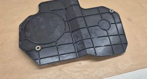 Audi A6 S6 C4 4A Timing belt guard (cover) 046130133C
