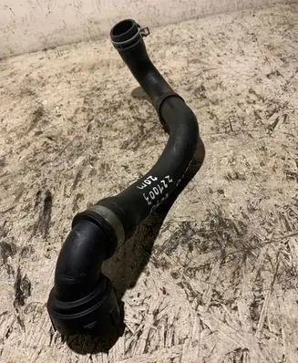 Volvo XC40 Engine coolant pipe/hose 32222082
