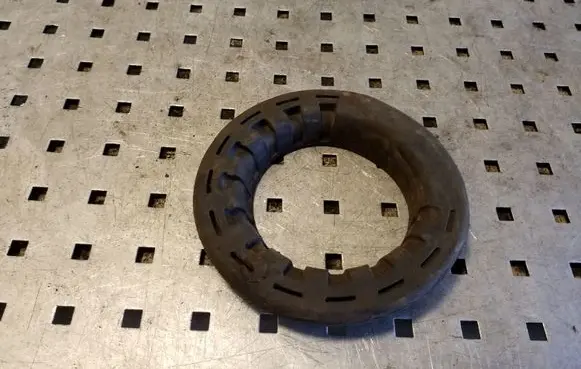 Opel Frontera B Rear coil spring rubber mount 