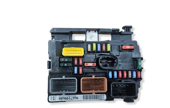 Citroen DS3 Fuse module 9667199680
