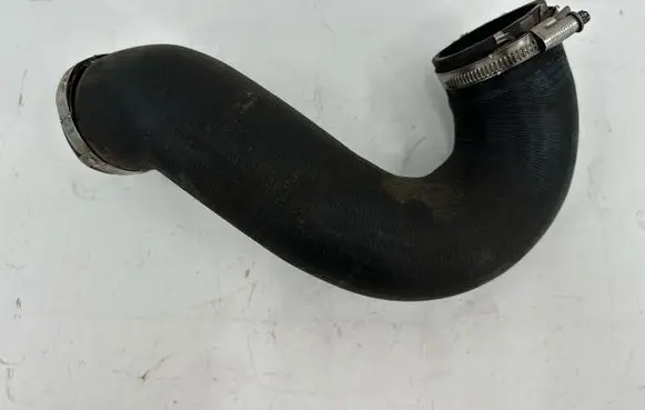 Volkswagen Touareg II Intercooler hose/pipe 7P0145972A