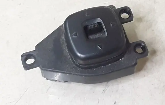 Mazda 3 I Wing mirror switch BJOE66600 03200320