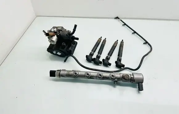Mercedes-Benz A W176 Fuel injection system set A6510702387 152640109385 A6510702601