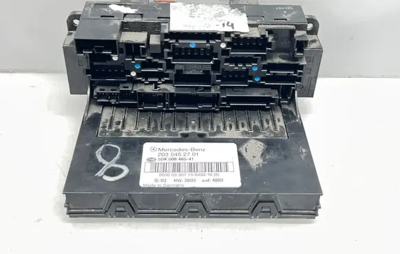 Mercedes-Benz C W203 Fuse module 2035452701 5DK00848541