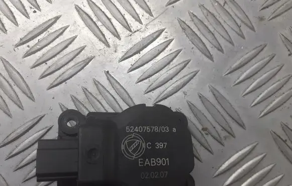 Alfa Romeo 147 A/C air flow flap actuator/motor 