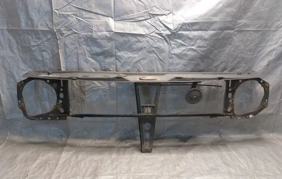 Volkswagen Golf II Radiator support slam panel