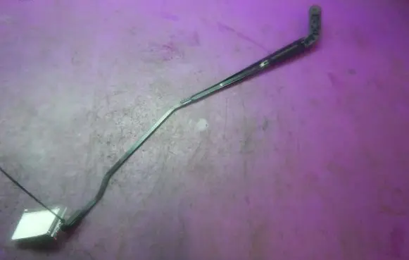 Peugeot 206+ Front wiper blade arm