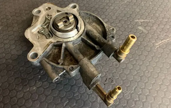 Jaguar XF X250 Vacuum pump 392030