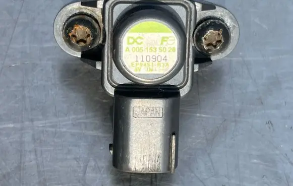 Mercedes-Benz Sprinter W906 Air pressure sensor A0051535028 110904 EP9451R3A