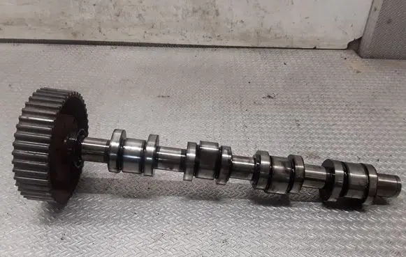 Volkswagen Touran I Camshaft 