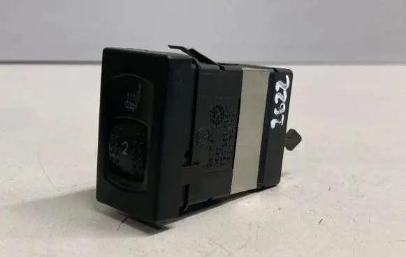 Volkswagen PASSAT B5.5 Seat heating switch 3B0963563C