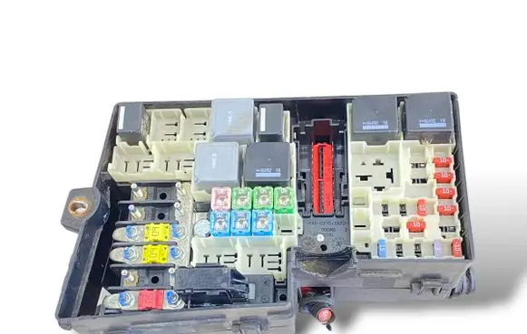 Ford Focus Fuse module 6M5T14K733ECB C8C19C20C21 002G08008G00