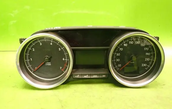 Peugeot 508 Speedometer (instrument cluster) 