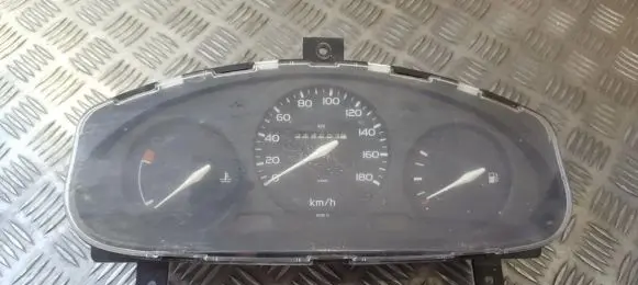 Nissan Micra Speedometer (instrument cluster) 87001286