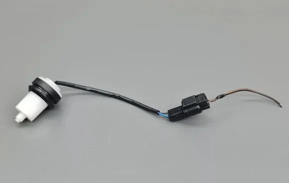 Hyundai i30 Windshield washer fluid level sensor 985202M500