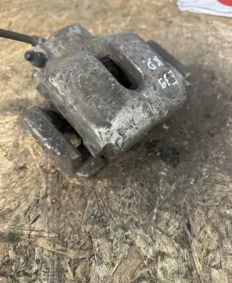 BMW 5 E39 Front brake caliper