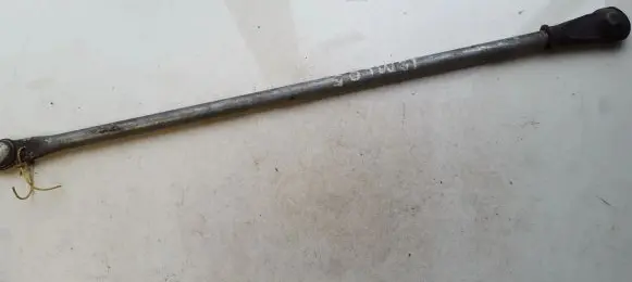 Front wiper linkage and motor