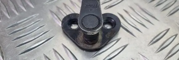 Citroen Xsara Picasso Front door lock loop/hook striker 