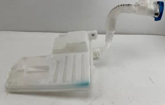 Audi Q2 - Windshield washer fluid reservoir/tank 5Q0955448AQ