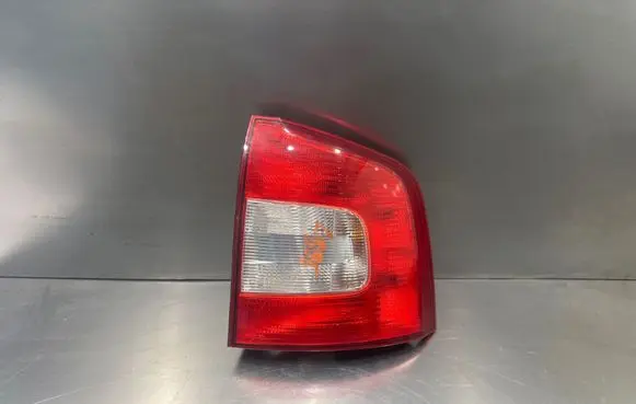 Skoda Octavia Mk2 (1Z) Rear/tail lights 275902