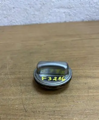 Mercedes-Benz E W124 Fuel tank filler cap F3216