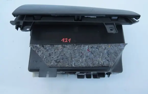 Volvo V60 Glove box 30755651