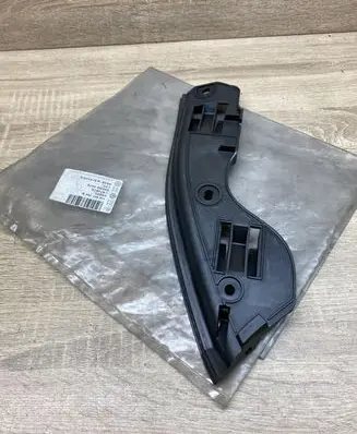 Volkswagen Touareg I Rear bumper mounting bracket 7L6807394B