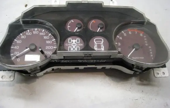 Mitsubishi Pajero Speedometer (instrument cluster) MR402532
