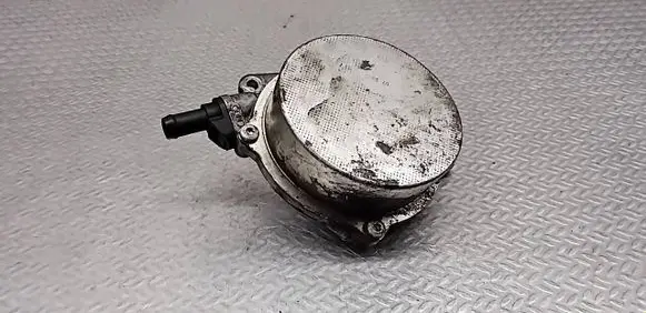 Volkswagen Touareg I Vacuum pump 700906100 057145100AE 08T0650042