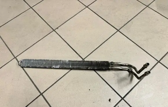 BMW 5 E60 E61 Power steering radiator 1439109 68340