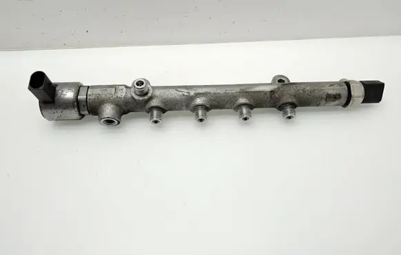 Mercedes-Benz E W212 Fuel main line pipe A6510700700 9307Z522A00 8115121