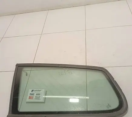 Volkswagen PASSAT B7 Rear side window 43r001057